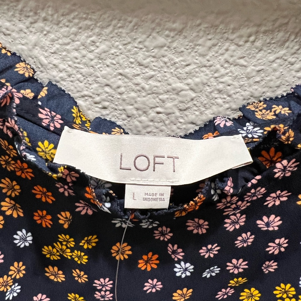 Ann Taylor floral tank top brand new with tags, never worn - Picture 3 of 3